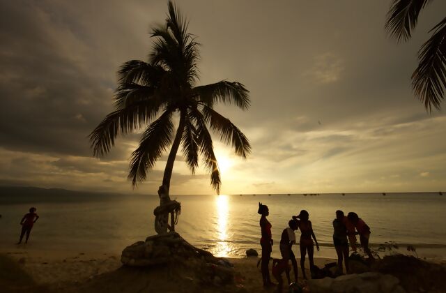 Jamaica, Beyond the Beach